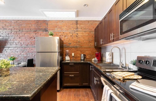 Central Hamilton Apartment | 2BR Apt w King Bed & Netflix -Near Downtown