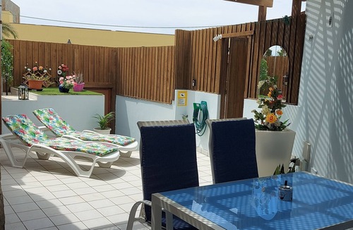 Tarajalillo House | 2BR Bungalow with Sunny Private Terrace Secure Bike/Board Storage