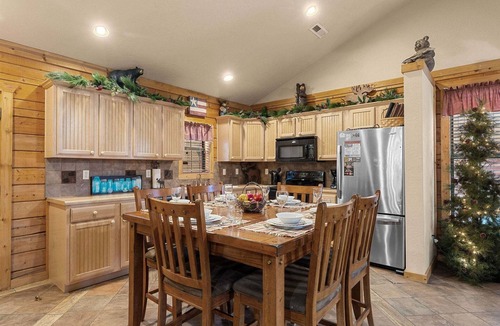 Branson Theater District Cabin | 2BR Cabin Near Branson Strip & Tanger Outlets, Sleeps 6