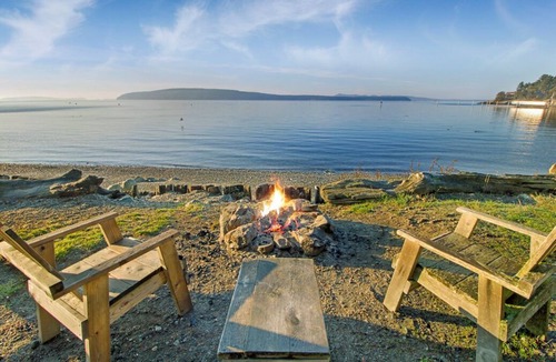 West Beach Cabin | 2BR Cabin on spectacular sand and pebble beach with epic sunsets!