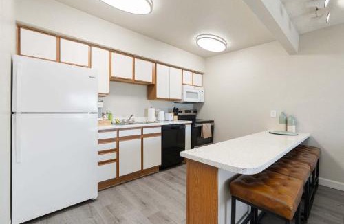 Tempe Apartment | 2BR Charming Mesa Stay Sleeps 4 Near Downtown