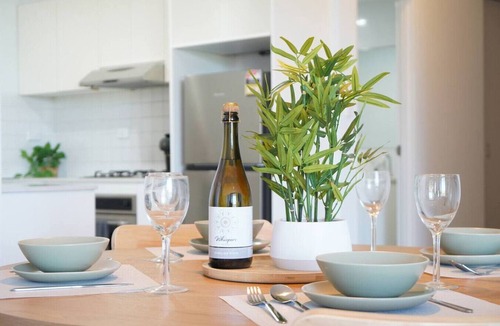 Chippendale Apartment | 2BR Chippendale | Free Parking, Walk to Central