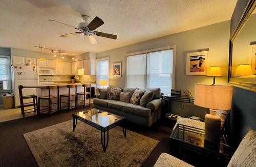 The Pines Condo | 2BR Condo in Heart of Downtown - Walk to Beach & Shopping