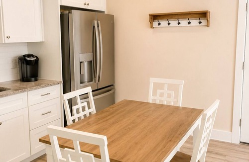 Traverse City Condo | 2BR Condo + Shared Rooftop + Dogs Allowed