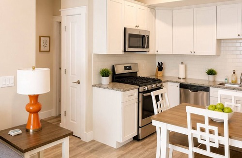 Traverse City Condo | 2BR Condo + Shared Rooftop + Dogs Allowed