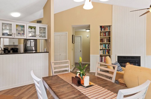 Colington Condo | 2BR Condo w/Pool, Tennis & 1 Mile to Beach