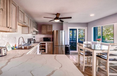 Estate Bolongo Condo | 2BR condo w/pool - 5 min walk to the beach!