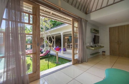 Central Seminyak Villa | 2BR Cosmopolitan Villa Near Seminyak Beach #family