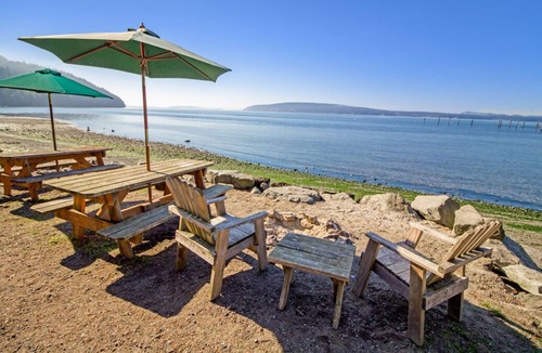 West Beach Cabin | 2BR Deluxe Beachfront Cabin on prime sand and pebble beach!