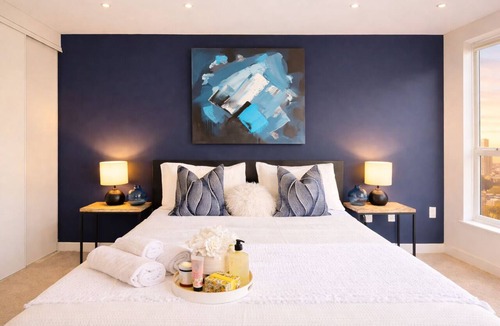 Wellington Place Hotel | 2BR Downtown Toronto Retreat with Free Parking