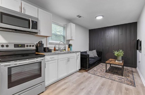 Clarkdale Apartment | 2BR Duplex Peaceful Stay 25 Mins to Atlanta