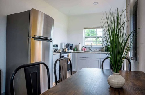 Amarillo House | 2BR Duplex Sleeps 8 Downtown Amarillo Corp Stays