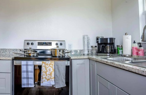 Amarillo House | 2BR Duplex Sleeps 8 Downtown Amarillo Corp Stays