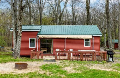 Russell House | 2BR Eagles Nest Cottage