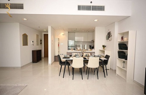 Al Raha Beach Apartment | 2BR Enchanted Hideaway w/Pool & Gym – Al Raha