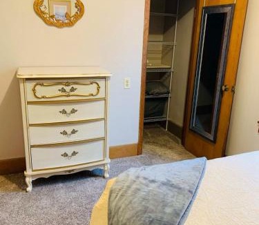Erie Apartment | 2BR Erie Flat Near Gannon & Mercyhurst