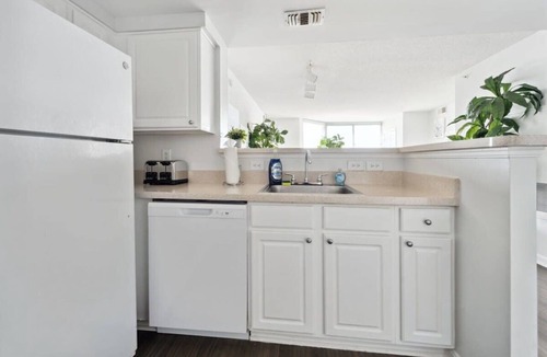 Ballston Apartment | 2BR Executive City Suite With Gym & Pool