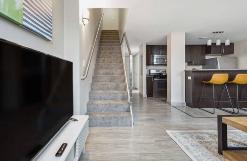 Downtown Detroit Apartment | 2BR Executive Modern Downtown Apartment