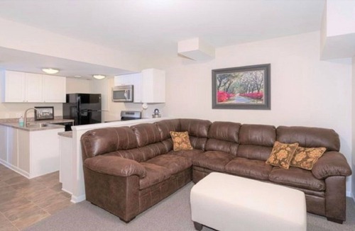 Clarkston House | 2BR Family-Sized Lower Suite with Private Entrance & Spacious Backyard!