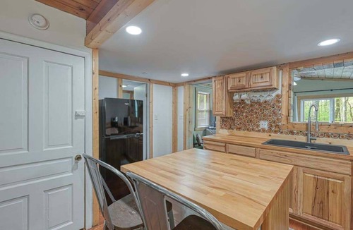 Crellin Ski Chalet | 2BR - Forest Cabin - Fire Pit