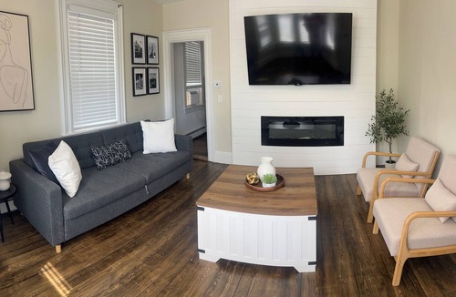 Mount Pleasant Apartment | 2BR. Free Parking. 30 Min from Gillette Stadium. 7 Min to Federal Hill- APT 1
