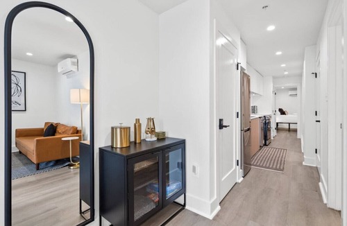 Columbia Heights Apartment | 2BR Garden Apt -Walkable DC