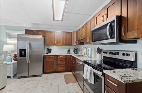 Whitney Beach Condo | 2BR Gulfside Paradise – Longboat Key by RVA