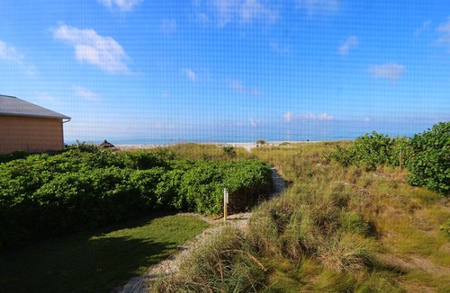 Whitney Beach Condo | 2BR Gulfside Paradise – Longboat Key by RVA