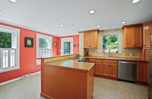 Foxboro House | 2BR Home Foxboro Cntr- 3.5mi to Gillette, walk to bars/food/shops/playgrounds