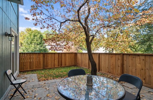 Lenexa House | 2BR Home Lenexa Sleeps 5 Pool Tennis FIFA FANS!