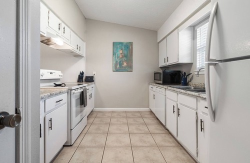 Gulf Breeze Apartment | 2BR King, Private Turf Yard, Dog Friendly, Fenced Yard, Pensacola Beach 8mi