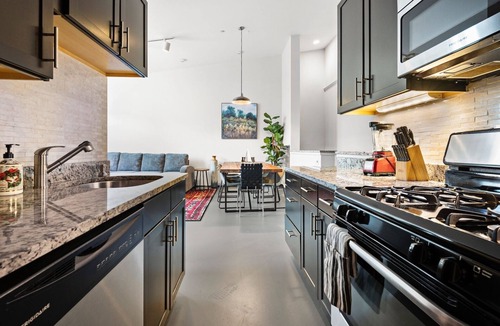 Chinatown Apartment | 2BR Loft unit in Boston Southend 1633