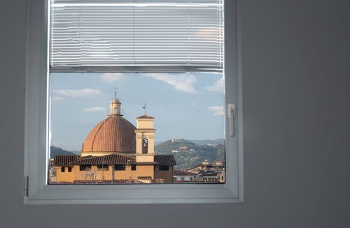 Santa Maria Novella Apartment | 2BR Luxury Penthouse Superb Private Rooftop Premier Location River Views