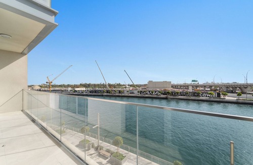 Al Safa Apartment | 2BR M Canal Front with Full Water Views