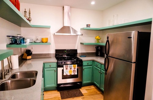 La Jolla Condo | 2BR Modern La Jolla Condo, in a boutique building in the heart of Bird Rock