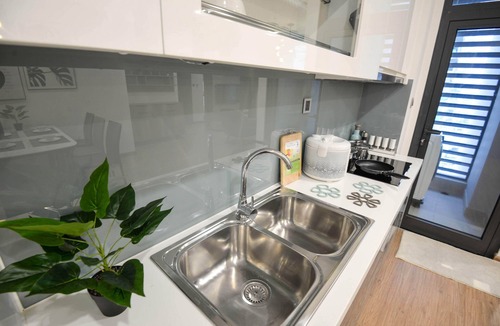 Cong Vi House | 2BR - MODERN SERVICED APARTMENT WITH LAKE VIEW