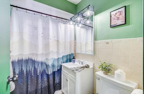 Elmwood Park Apartment | 2BR Near OHare Oak Park Coffee Nook