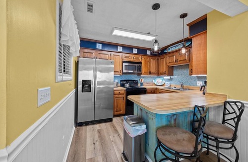Sneads Ferry Condo | 2BR Oceanfront Condo in NTB with Community Pool & Elevator