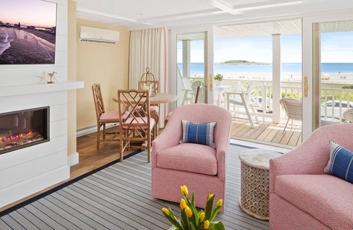 Kennebunkport Apartment | 2BR Oceanfront Retreat | Fireplace, Deck & Kitchen