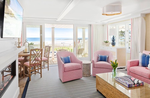 Kennebunkport Apartment | 2BR Oceanfront Retreat | Fireplace, Deck & Kitchen