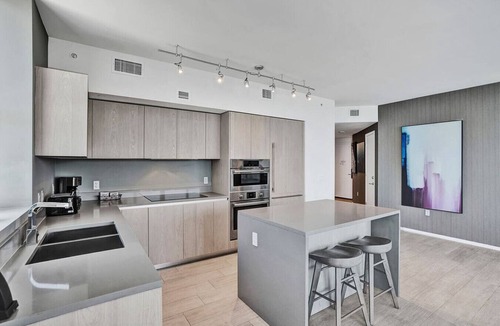 Hollywood South Central Beach Condo | 2BR Oceanview Hyde Beach House – Free Parking, No Resort Fee