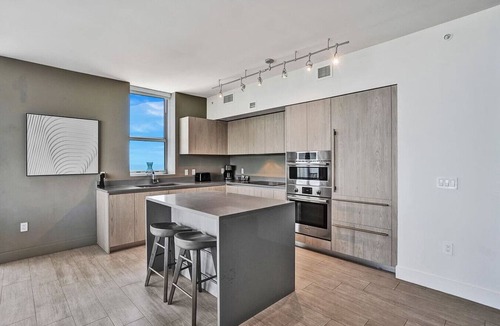 Hollywood South Central Beach Condo | 2BR Oceanview Hyde Beach House – Free Parking, No Resort Fee
