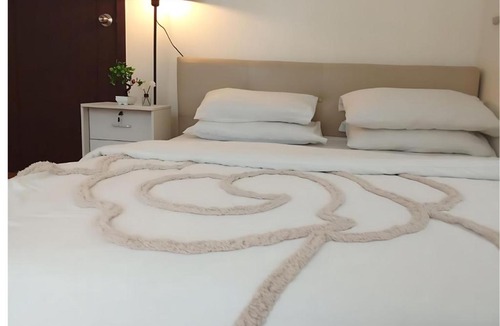 Barangka Ilaya Apartment | 2BR PIONEER Woodland Boni,Mandaluyong connected to Boni MRT station