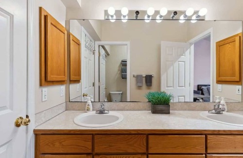 Brighton House | 2BR Seattle Oasis - A Short Stroll to Light Rail