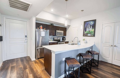 North Burnet Apartment | 2BR/Spacious Balcony/Pool Steps to Domain