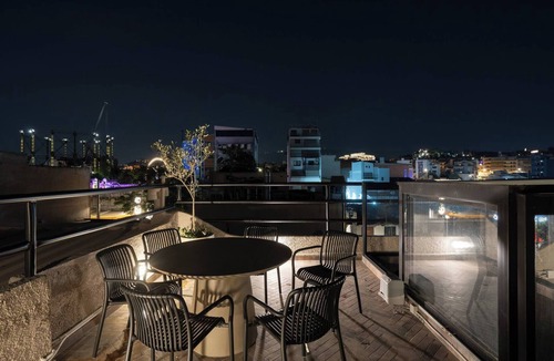 Gazi Apartment | 2BR Suite Apt Acropolis Rooftop Views By Metro