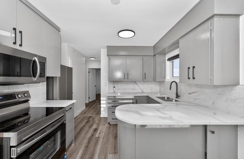 Highland Park Apartment | 2BR Suite Family Friendly | Near YYC Airport & Downtown - 4412 – UP