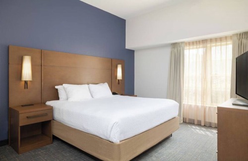 Williamsburg Hotel | 2BR Suite | Mariott Williamsburg | Kitchens, Pool, Hot Breakfast