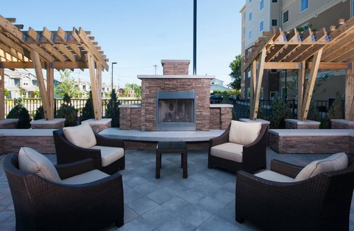 Amherst Apartment | 2BR Suite Sleeps 8, King + 2 Dbl, Amherst