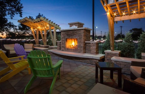 Amherst Apartment | 2BR Suite Sleeps 8, King + 2 Dbl, Amherst